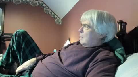 Snapshot of dug38 chatting on October 19, 2025, 11:44 am Doug online show from October 19, 2025, 11:44 am