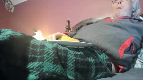 Snapshot of dug38 chatting on October 22, 2025, 11:59 pm Doug online show from October 22, 2025, 11:59 pm