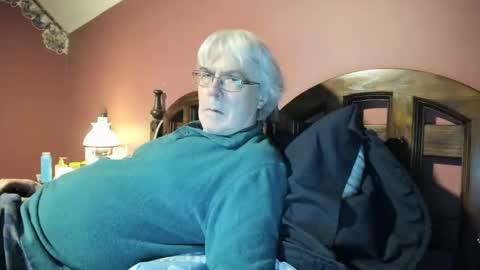 Snapshot of dug38 chatting on October 27, 2025, 1:37 pm Doug online show from October 27, 2025, 1:37 pm