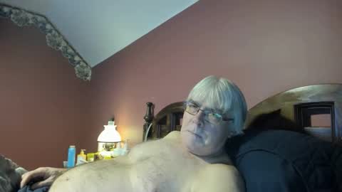 Snapshot of dug38 chatting on October 28, 2025, 2:37 am Doug online show from October 28, 2025, 2:37 am