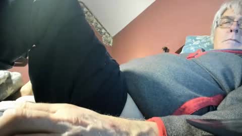 Snapshot of dug38 chatting on November 1, 2025, 1:07 am Doug online show from November 1, 2025, 1:07 am