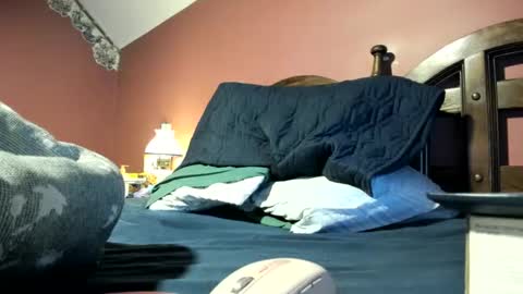 Snapshot of dug38 chatting on November 7, 2025, 1:49 am Doug online show from November 7, 2025, 1:49 am