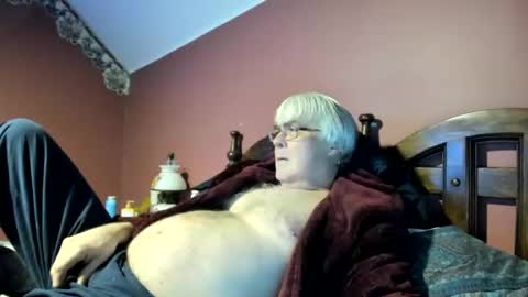 Snapshot of dug38 chatting on November 24, 2025, 2:22 am Doug online show from November 24, 2025, 2:22 am