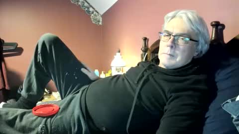 Snapshot of dug38 chatting on December 15, 2025, 2:16 am Doug online show from December 15, 2025, 2:16 am