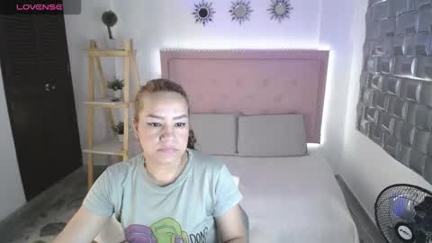 Snapshot of dulce__lovee chatting on November 13, 2025, 12:15 pm dulce__lovee online show from November 13, 2025, 12:15 pm
