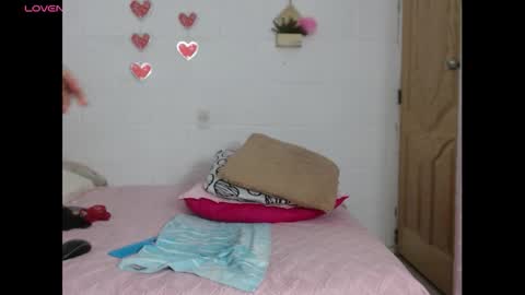 Snapshot of dulce_anita2 chatting on November 25, 2025, 5:29 am Anita online show from November 25, 2025, 5:29 am