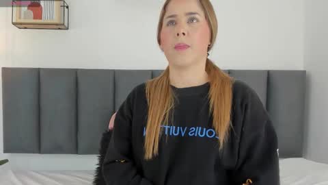 Snapshot of dulce_mg chatting on November 18, 2025, 7:18 pm dulce_mg online show from November 18, 2025, 7:18 pm