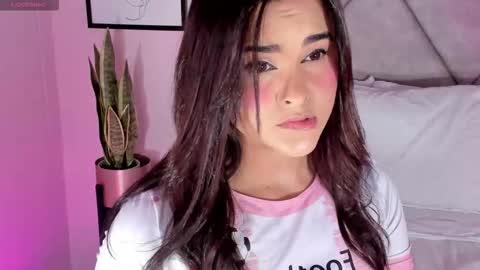 Snapshot of dulceegarcia chatting on December 4, 2025, 4:55 am Dulcee Garcia online show from December 4, 2025, 4:55 am