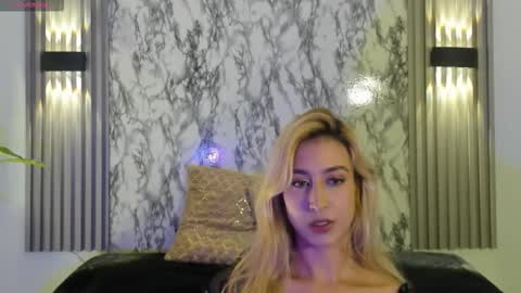 Snapshot of dulcinea_2 chatting on November 5, 2025, 7:03 pm dulcinea 2 online show from November 5, 2025, 7:03 pm