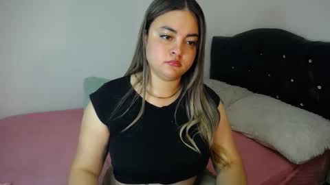 Snapshot of dumont_model chatting on February 22, 2025, 10:31 pm Nicole   online show from February 22, 2025, 10:31 pm