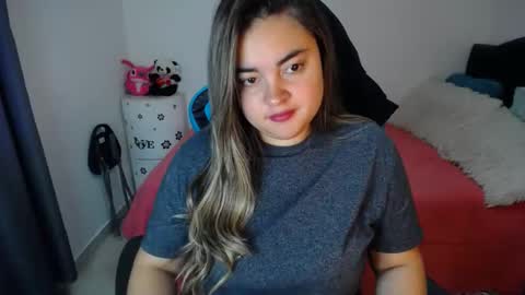 Snapshot of dumont_model chatting on March 6, 2025, 8:37 pm Nicole   online show from March 6, 2025, 8:37 pm