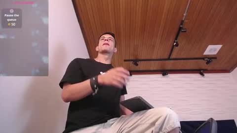 Dustin Sonne online show from January 19, 2025, 9:33 am