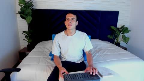 Dustin Sonne online show from January 28, 2025, 9:30 am