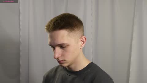 Snapshot of dustyn_fox chatting on December 27, 2024, 2:22 pm Dustyn online show from December 27, 2024, 2:22 pm