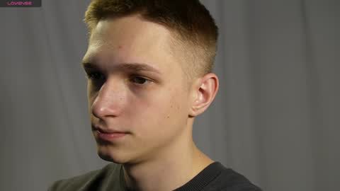 Snapshot of dustyn_fox chatting on December 27, 2024, 5:26 pm Dustyn online show from December 27, 2024, 5:26 pm