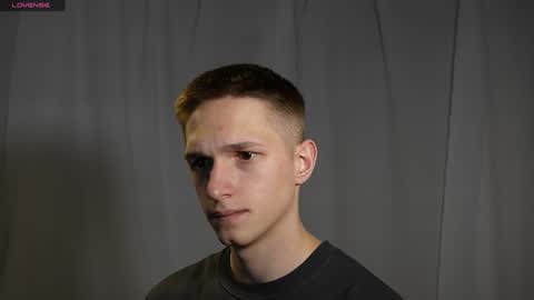 Snapshot of dustyn_fox chatting on December 27, 2024, 8:28 pm Dustyn online show from December 27, 2024, 8:28 pm