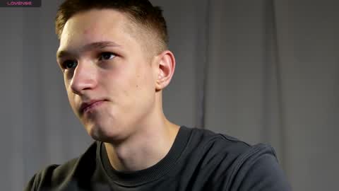 Snapshot of dustyn_fox chatting on December 28, 2024, 3:26 pm Dustyn online show from December 28, 2024, 3:26 pm