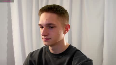 Snapshot of dustyn_fox chatting on December 29, 2024, 4:08 pm Dustyn online show from December 29, 2024, 4:08 pm