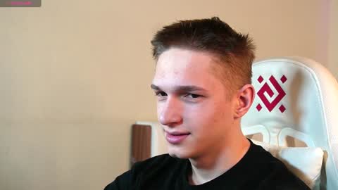 Snapshot of dustyn_fox chatting on January 3, 2025, 3:01 pm Dustyn online show from January 3, 2025, 3:01 pm