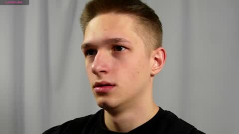 Snapshot of dustyn_fox chatting on January 4, 2025, 2:46 pm Dustyn online show from January 4, 2025, 2:46 pm