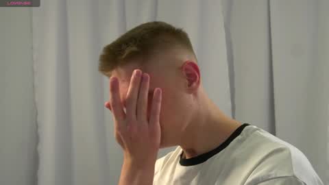 Snapshot of dustyn_fox chatting on January 11, 2025, 2:25 pm Dustyn online show from January 11, 2025, 2:25 pm