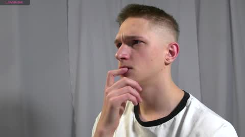 Snapshot of dustyn_fox chatting on January 12, 2025, 2:30 pm Dustyn online show from January 12, 2025, 2:30 pm