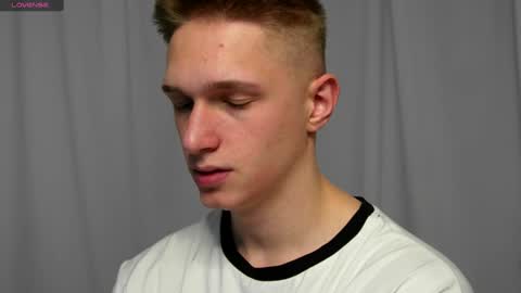 Snapshot of dustyn_fox chatting on January 12, 2025, 5:33 pm Dustyn online show from January 12, 2025, 5:33 pm