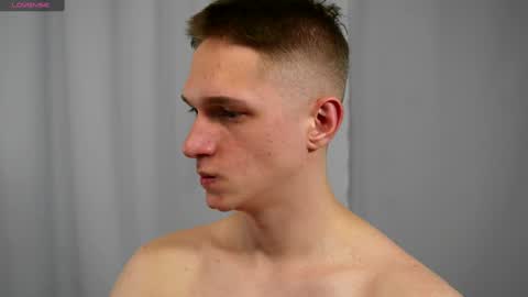 Snapshot of dustyn_fox chatting on January 15, 2025, 3:07 pm Dustyn online show from January 15, 2025, 3:07 pm