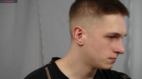 Snapshot of dustyn_fox chatting on January 17, 2025, 2:39 pm Dustyn online show from January 17, 2025, 2:39 pm