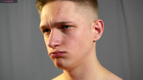 Snapshot of dustyn_fox chatting on January 18, 2025, 6:10 pm Dustyn online show from January 18, 2025, 6:10 pm