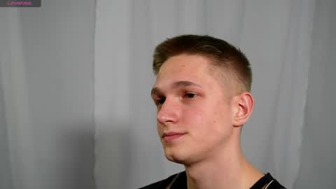 Snapshot of dustyn_fox chatting on January 22, 2025, 5:49 pm Dustyn online show from January 22, 2025, 5:49 pm