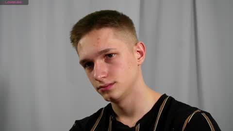 Snapshot of dustyn_fox chatting on January 24, 2025, 2:51 pm Dustyn online show from January 24, 2025, 2:51 pm