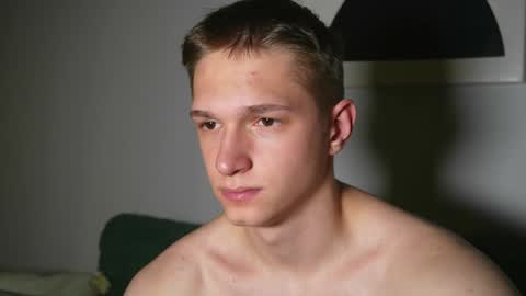 Snapshot of dustyn_fox chatting on January 29, 2025, 8:40 am Dustyn online show from January 29, 2025, 8:40 am