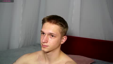 Snapshot of dustyn_fox chatting on February 2, 2025, 5:15 pm Dustyn online show from February 2, 2025, 5:15 pm