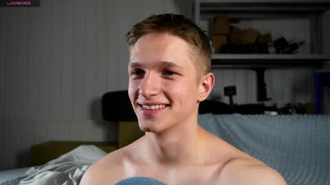 Snapshot of dustyn_fox chatting on February 6, 2025, 8:34 pm Dustyn online show from February 6, 2025, 8:34 pm