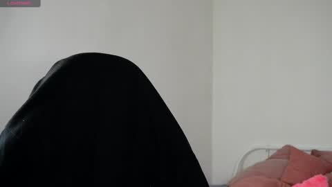 Snapshot of dustyn_fox chatting on February 19, 2025, 5:49 pm Dustyn online show from February 19, 2025, 5:49 pm