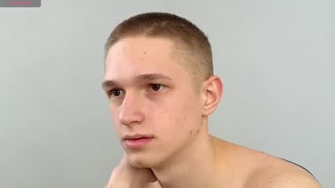 Snapshot of dustyn_fox chatting on February 21, 2025, 12:17 pm Dustyn online show from February 21, 2025, 12:17 pm