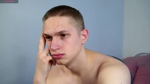 Snapshot of dustyn_fox chatting on February 27, 2025, 10:09 pm Dustyn online show from February 27, 2025, 10:09 pm