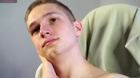 Snapshot of dustyn_fox chatting on February 28, 2025, 10:39 pm Dustyn online show from February 28, 2025, 10:39 pm