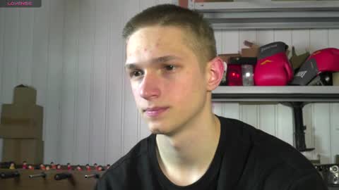 Snapshot of dustyn_fox chatting on March 5, 2025, 4:35 pm Dustyn online show from March 5, 2025, 4:35 pm