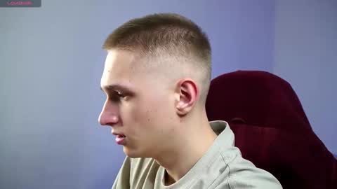 Snapshot of dustyn_fox chatting on March 8, 2025, 1:03 pm Dustyn online show from March 8, 2025, 1:03 pm