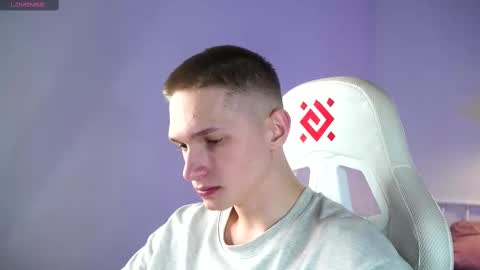 Snapshot of dustyn_fox chatting on March 10, 2025, 6:12 pm Dustyn online show from March 10, 2025, 6:12 pm