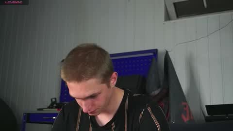 Snapshot of dustyn_fox chatting on October 7, 2025, 4:37 pm Dustyn online show from October 7, 2025, 4:37 pm