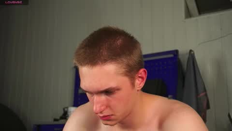 Snapshot of dustyn_fox chatting on October 9, 2025, 4:38 pm Dustyn online show from October 9, 2025, 4:38 pm