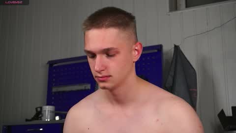 Snapshot of dustyn_fox chatting on October 16, 2025, 4:41 pm Dustyn online show from October 16, 2025, 4:41 pm