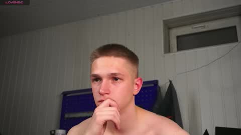 Snapshot of dustyn_fox chatting on October 19, 2025, 4:29 pm Dustyn online show from October 19, 2025, 4:29 pm