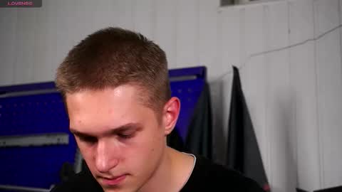 Snapshot of dustyn_fox chatting on November 1, 2025, 3:36 pm Dustyn online show from November 1, 2025, 3:36 pm