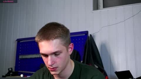 Snapshot of dustyn_fox chatting on November 5, 2025, 3:45 pm Dustyn online show from November 5, 2025, 3:45 pm