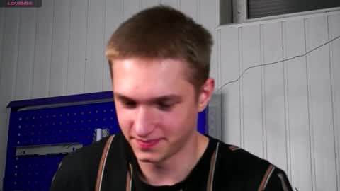 Snapshot of dustyn_fox chatting on November 15, 2025, 3:19 pm Dustyn online show from November 15, 2025, 3:19 pm