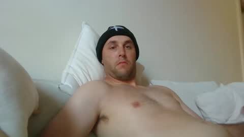 Snapshot of dustyroy09 chatting on December 3, 2024, 5:20 am dustyroy09 online show from December 3, 2024, 5:20 am